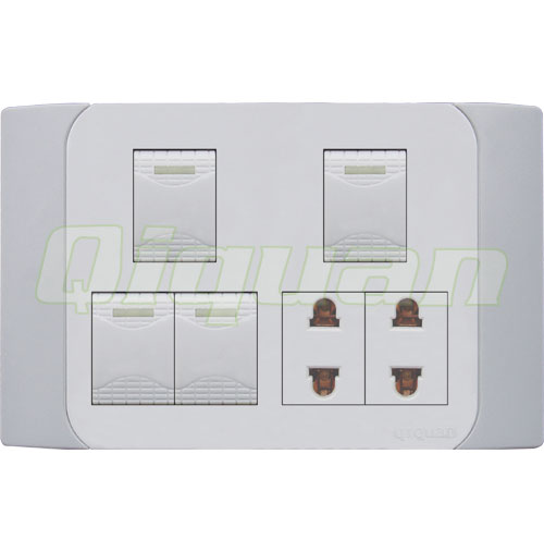 4 gang switch with 2 socket
