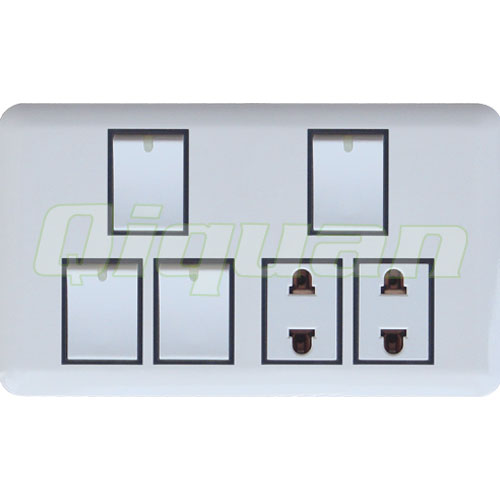 4 gang switch with 2 socket